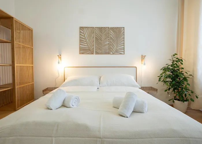 Bright And Cozy With A View Διαμέρισμα *