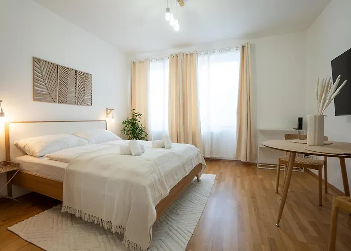 Bright And Cozy With A View Βιέννη